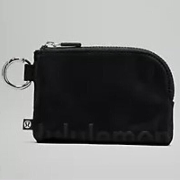 NWT Lululemon Clippable Card Pouch - Black - Picture 1 of 4